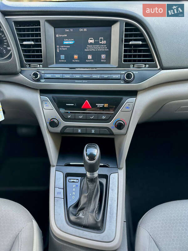 Седан Hyundai Elantra 2016 в Днепре