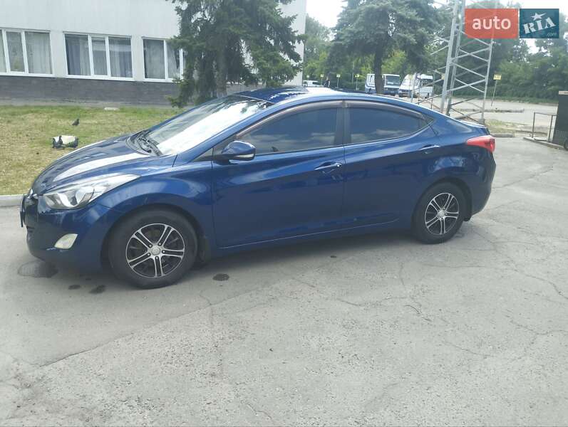 Седан Hyundai Elantra 2011 в Лубнах