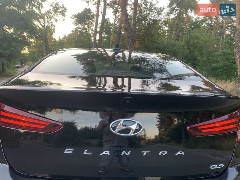 Hyundai Elantra 2019
