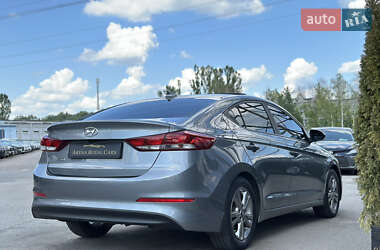 Седан Hyundai Elantra 2017 в 