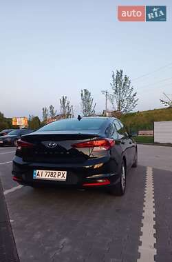 Седан Hyundai Elantra 2018 в 