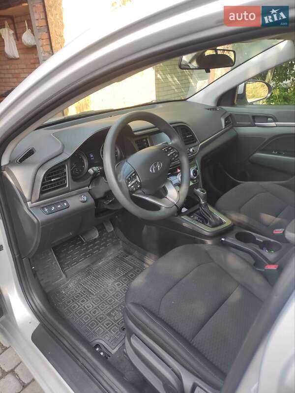 Седан Hyundai Elantra 2019 в Виннице
