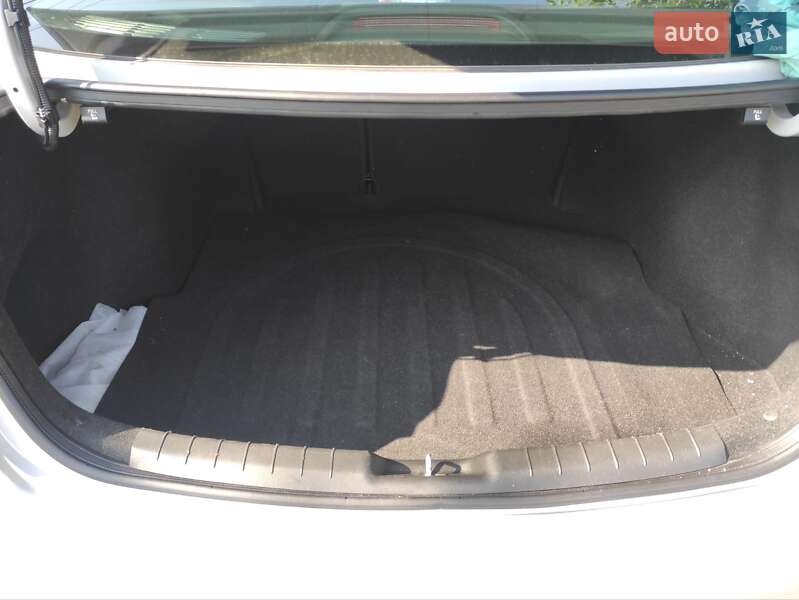 Седан Hyundai Elantra 2019 в Виннице