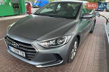 Седан Hyundai Elantra 2016 в Києві