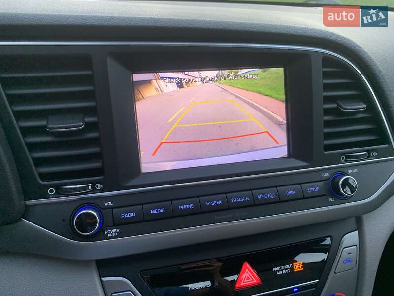 Седан Hyundai Elantra 2016 в Киеве