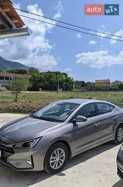 Седан Hyundai Elantra 2019 в Києві