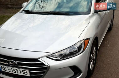 Седан Hyundai Elantra 2017 в Днепре