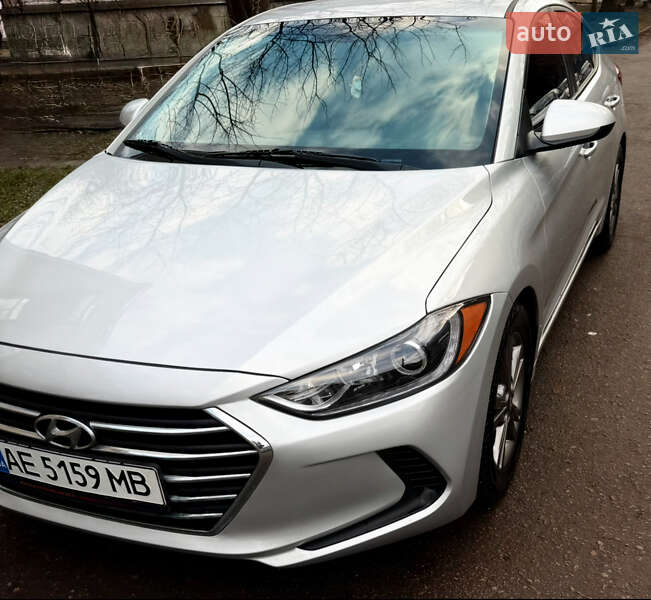 Hyundai Elantra 2017