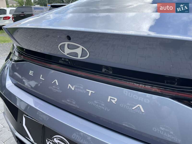 Седан Hyundai Elantra 2024 в Виннице