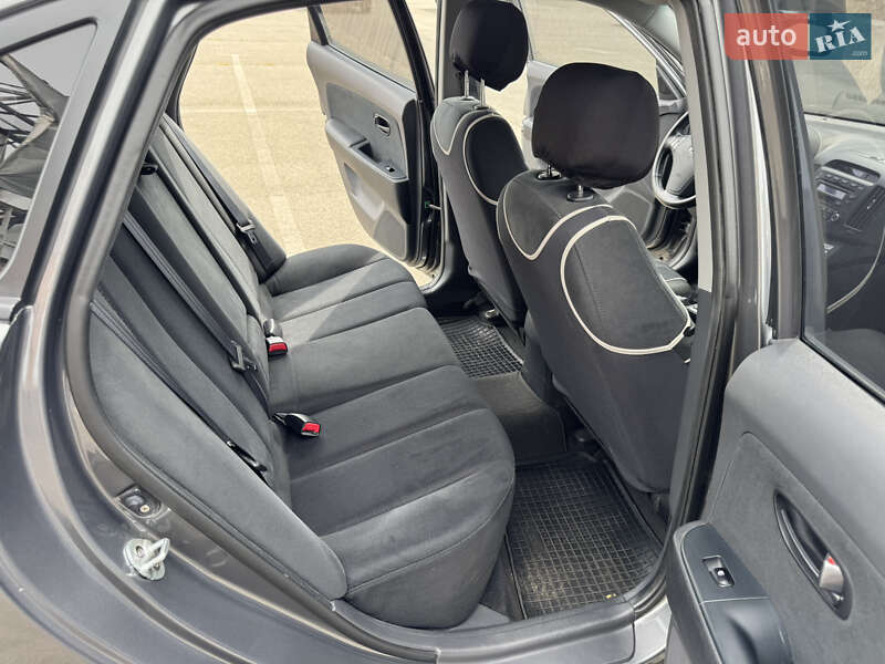 Седан Hyundai Elantra 2008 в Киеве