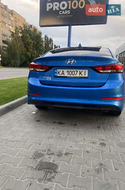 Седан Hyundai Elantra 2016 в 