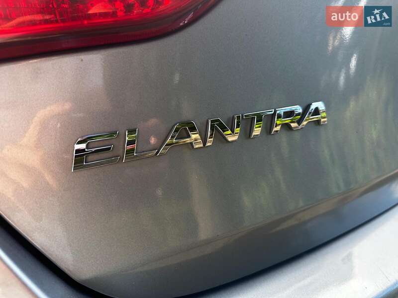 Хэтчбек Hyundai Elantra 2014 в Киеве
