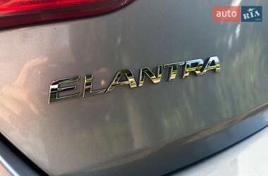 Хэтчбек Hyundai Elantra 2014 в 
