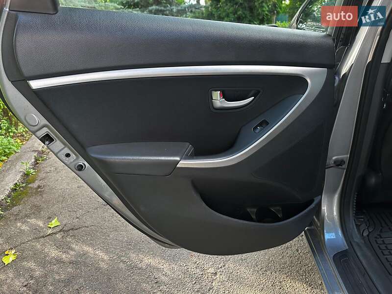 Хэтчбек Hyundai Elantra 2014 в Киеве