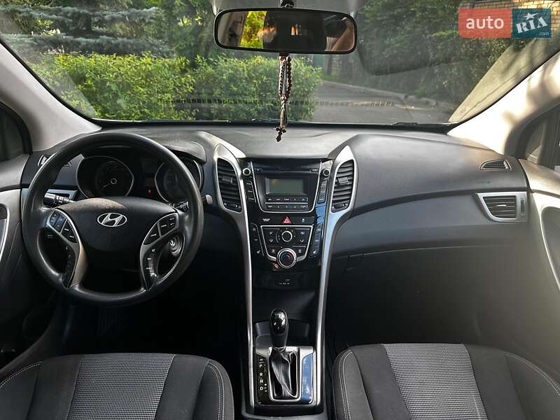 Хэтчбек Hyundai Elantra 2014 в Киеве