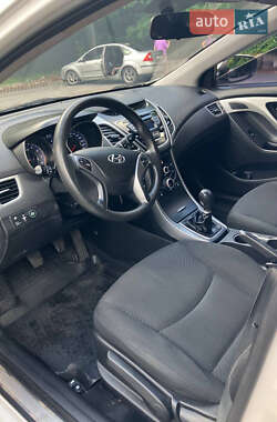 Седан Hyundai Elantra 2014 в 