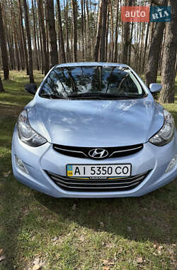 Седан Hyundai Elantra 2013 в 