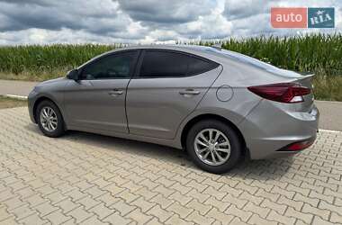 Седан Hyundai Elantra 2020 в 