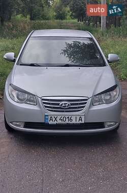 Седан Hyundai Elantra 2010 в Чугуєві