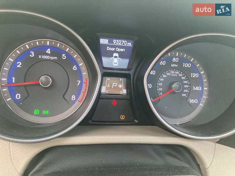 Купе Hyundai Elantra 2014 в Львове