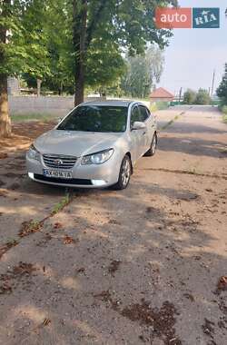 Седан Hyundai Elantra 2010 в Чугуєві
