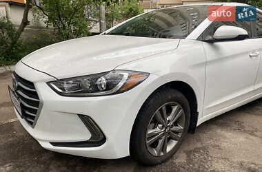 Седан Hyundai Elantra 2017 в Киеве