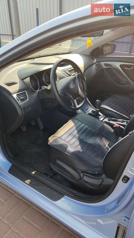 Седан Hyundai Elantra 2013 в Полтаве