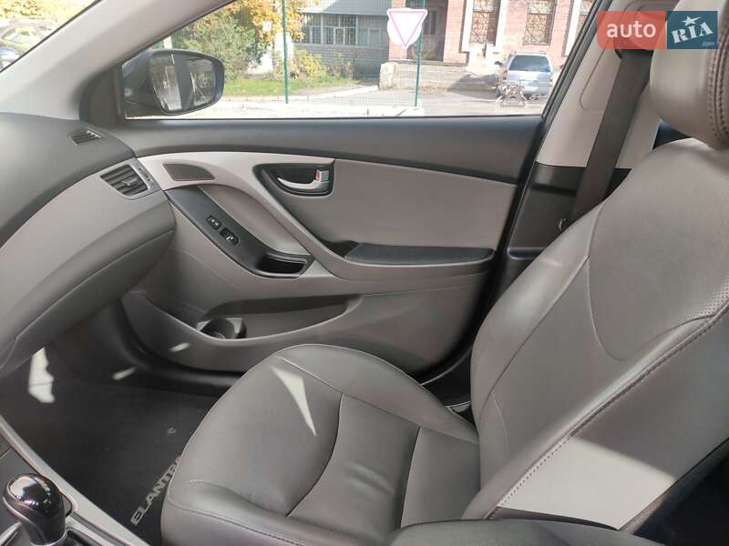 Седан Hyundai Elantra 2014 в Запорожье