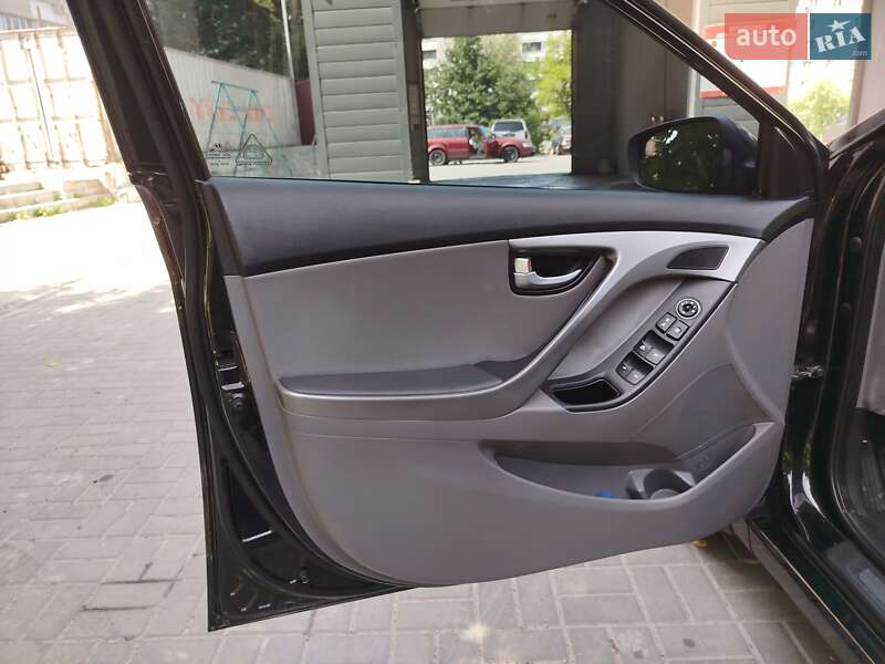Седан Hyundai Elantra 2014 в Запорожье