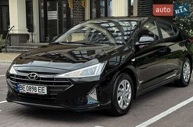 Седан Hyundai Elantra 2019 в Киеве