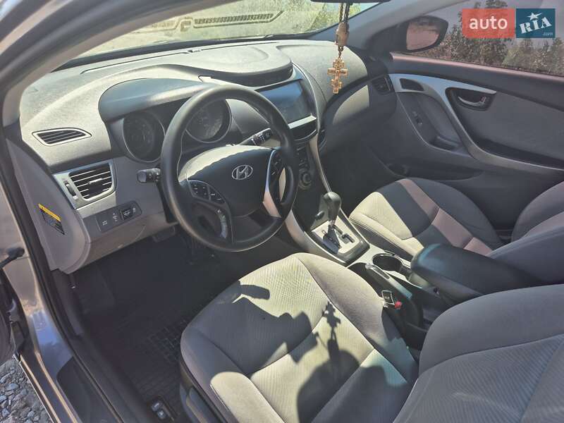 Седан Hyundai Elantra 2013 в Днепре