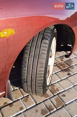 Седан Hyundai Elantra 2002 в 