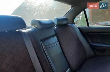 Седан Hyundai Elantra 2002 в 