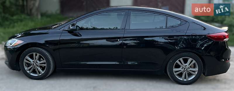 Седан Hyundai Elantra 2016 в Тернополе