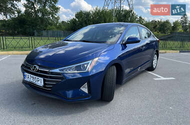 Седан Hyundai Elantra 2019 в Киеве