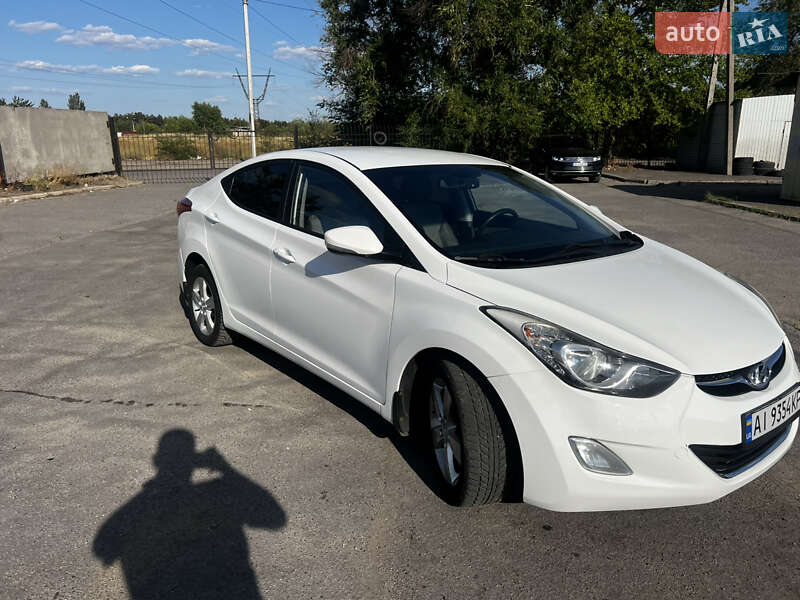 Седан Hyundai Elantra 2012 в Днепре