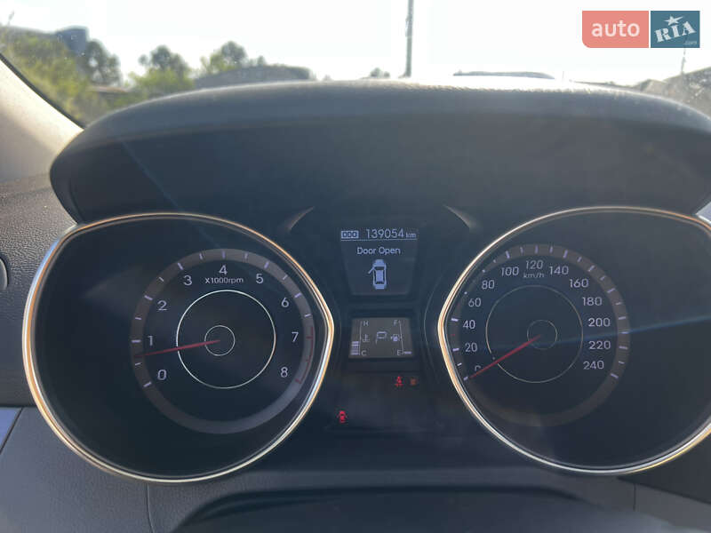 Седан Hyundai Elantra 2012 в Днепре