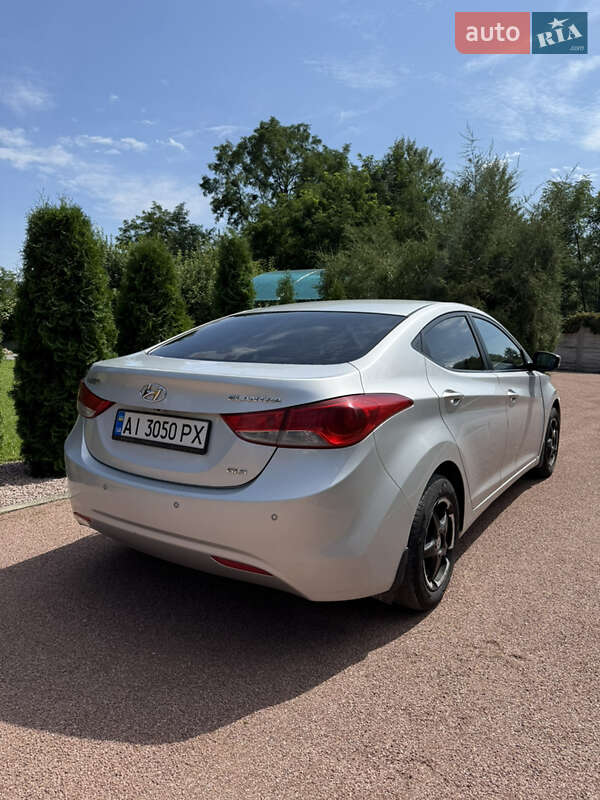 Седан Hyundai Elantra 2011 в Житомире