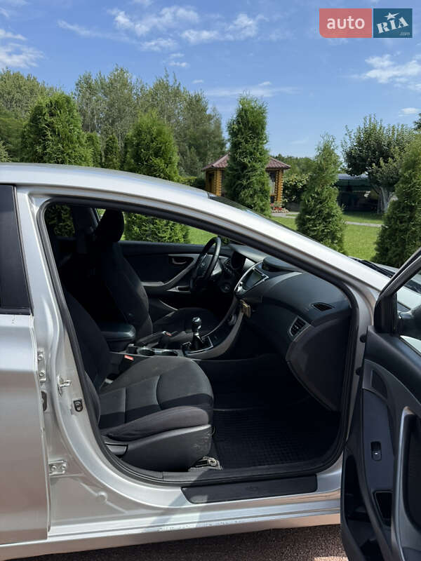 Седан Hyundai Elantra 2011 в Житомире