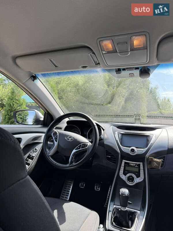 Седан Hyundai Elantra 2011 в Житомире
