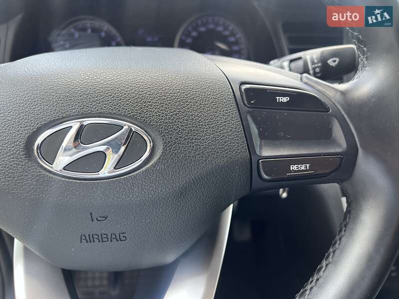 Седан Hyundai Elantra 2019 в Киеве