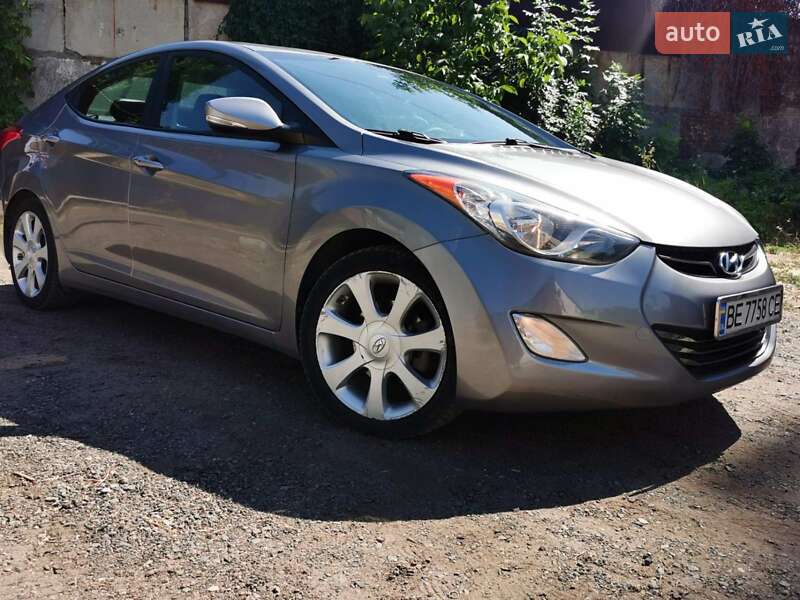 Седан Hyundai Elantra 2013 в 