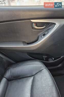 Седан Hyundai Elantra 2013 в 