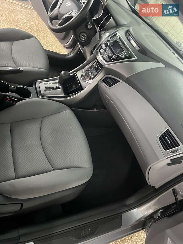 Седан Hyundai Elantra 2013 в Харькове