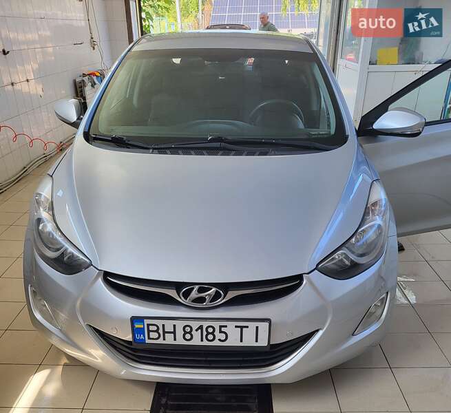 Седан Hyundai Elantra 2011 в Ананьеве
