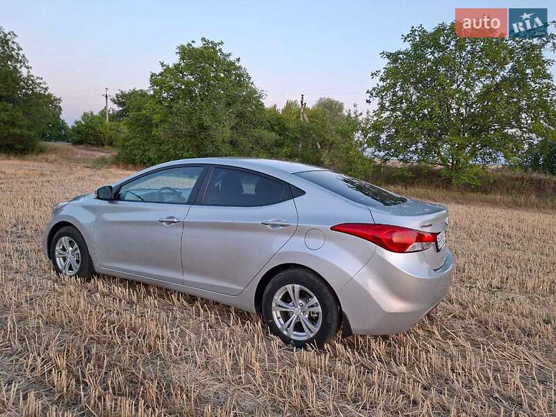 Седан Hyundai Elantra 2011 в Ананьеве