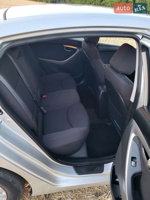 Седан Hyundai Elantra 2011 в Ананьеве
