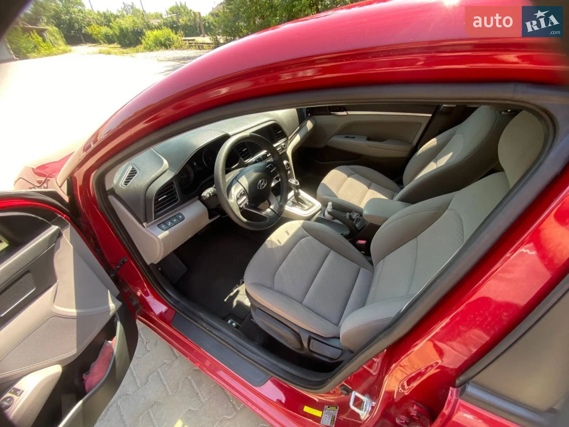 2018 Hyundai Elantra - мініатюра 25