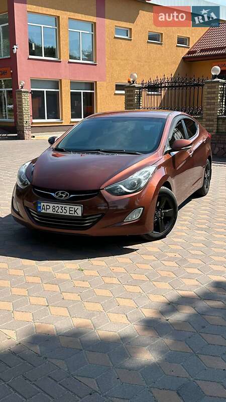 Седан Hyundai Elantra 2012 в Лубнах