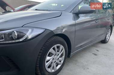 Седан Hyundai Elantra 2018 в 